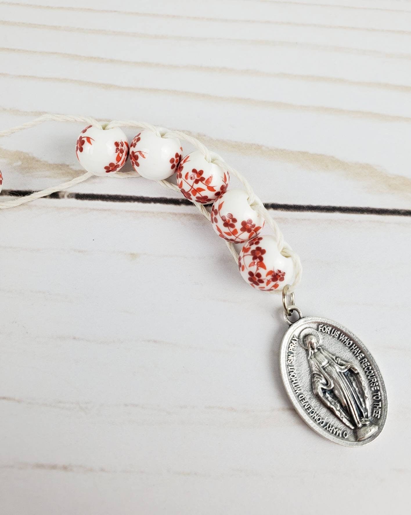 Red China Flowers Sacrifice Beads